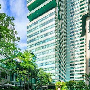 Aruga Apartments By Rockwell Makati